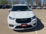 Certified 2023 Chrysler Pacifica Touring-L image 2