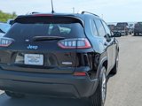 Used 2019 Jeep Cherokee Latitude w/ Popular Appearance Group image 3