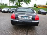 Used 2005 Lincoln Town Car Signature Limited image 6