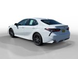Used 2022 Toyota Camry SE image 3
