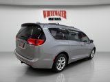 Used 2017 Chrysler Pacifica Touring-L w/ Tire & Wheel Group image 4