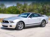 Used 2010 Ford Mustang Convertible image 2