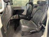 Used 2022 Chrysler Pacifica Touring-L image 5
