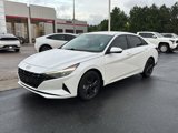 Used 2022 Hyundai Elantra SEL image 2