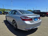 Used 2017 Honda Accord Touring image 3