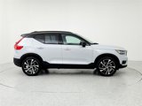 Certified 2022 Volvo XC40 T5 R-Design image 4