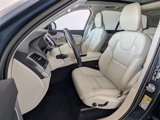 Certified 2022 Volvo XC90 T5 Momentum w/ Climate Package image 5