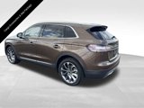 Used 2022 Lincoln Nautilus Reserve w/ Luxury Package image 4