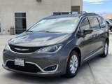 Used 2017 Chrysler Pacifica Touring-L image 4