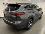 Used 2023 Toyota Highlander XLE image 2