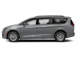 Used 2020 Chrysler Pacifica Touring-L image 3