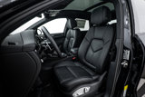 Certified 2025 Porsche Macan image 5