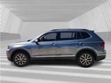 Used 2018 Volkswagen Tiguan SE w/ Panoramic Sunroof Package image 3