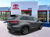 Used 2017 Toyota Highlander Limited Platinum image 3