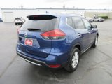 Used 2018 Nissan Rogue SV image 3
