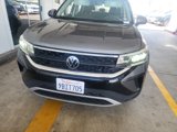 Used 2022 Volkswagen Taos SE image 2