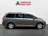 Used 2014 Toyota Sienna LE image 3