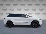 Used 2020 Jeep Grand Cherokee Altitude image 3