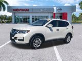 Used 2018 Nissan Rogue SV image 2