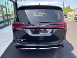 Used 2022 Chrysler Pacifica Touring-L image 4