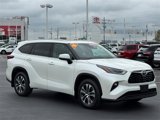 Certified 2021 Toyota Highlander XLE image 3