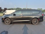Used 2019 Chrysler Pacifica Touring-L Plus w/ Advanced Safetytec Group image 5