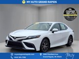 Used 2023 Toyota Camry SE image 3
