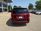 Used 2017 Dodge Grand Caravan SE image 6
