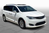 Used 2018 Chrysler Pacifica Limited w/ Advanced Safetytec Group image 2