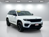 Used 2023 Jeep Grand Cherokee Altitude image 3