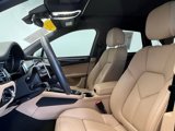 Certified 2023 Porsche Macan image 5