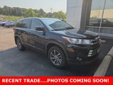 Used 2018 Toyota Highlander XLE image 2