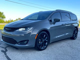 Used 2020 Chrysler Pacifica Touring-L Plus w/ S Appearance Package image 3