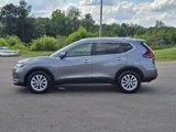 Used 2018 Nissan Rogue SV image 2