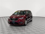 Used 2023 Chrysler Pacifica Touring-L image 4