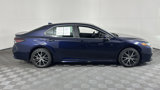 Used 2022 Toyota Camry SE image 3