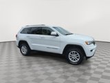 Used 2017 Jeep Grand Cherokee Laredo w/ Quick Order Package 2BE image 2