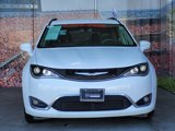 Used 2020 Chrysler Pacifica Touring-L image 3