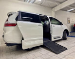 Used 2015 Toyota Sienna XLE image 3
