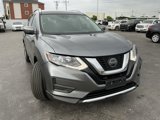 Used 2020 Nissan Rogue SV image 2