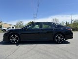 Used 2018 Toyota Camry SE image 3