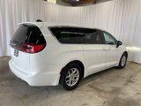 Used 2023 Chrysler Pacifica Touring-L image 6