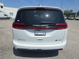 Used 2022 Chrysler Pacifica Touring-L image 4