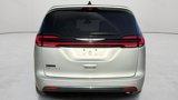 Used 2023 Chrysler Pacifica Touring-L image 4