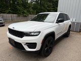 Used 2023 Jeep Grand Cherokee Altitude image 3