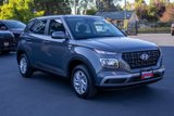 Used 2025 Hyundai Venue SE image 5