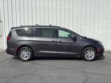Used 2022 Chrysler Pacifica Touring-L image 2