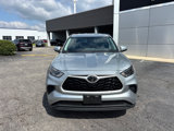Used 2023 Toyota Highlander FWD image 2