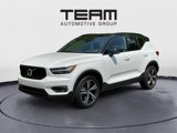 Used 2022 Volvo XC40 T5 R-Design image 4