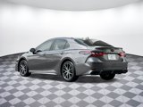Used 2023 Toyota Camry SE image 3